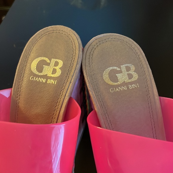 Gianni Bini sandals - Picture 4 of 5